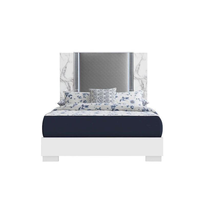 Cadre de lit king-size lumineux en bois blanc et gris et similicuir