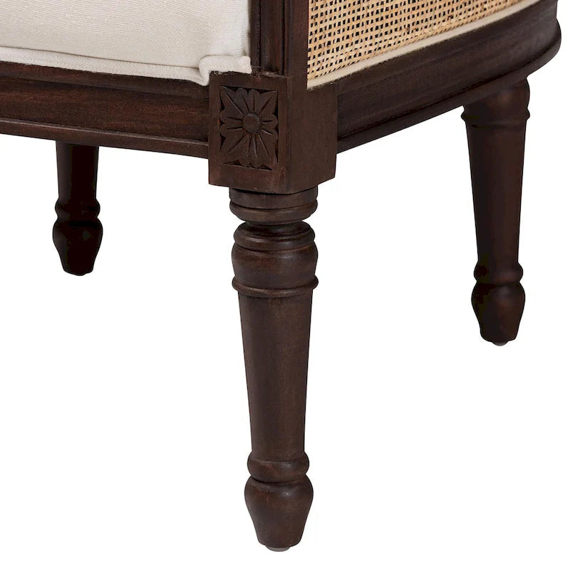 Fauteuil d'appoint traditionnel français en tissu beige et bois foncé